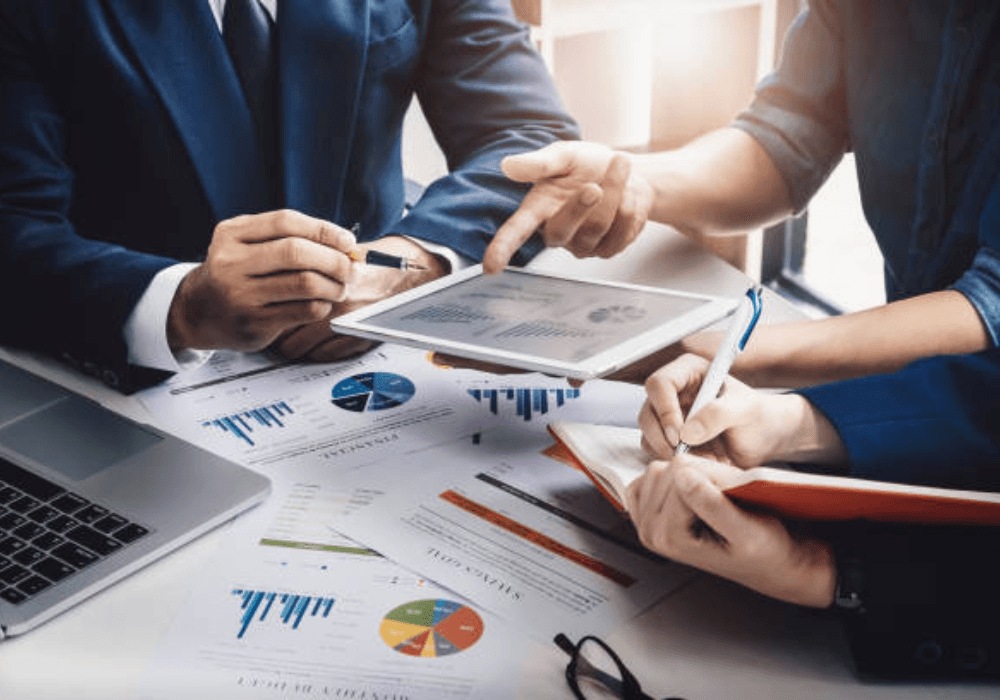 Liiketoiminta-analytiikka ja data